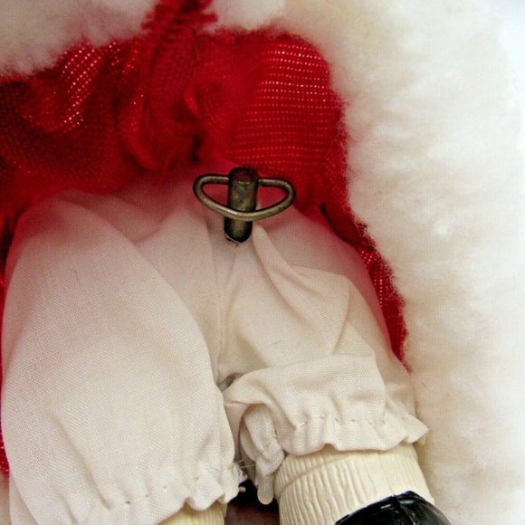Vintage Terrys Village Christmas Musical Girl Doll Animated Jingle Bells Rare - Picture 6 of 7